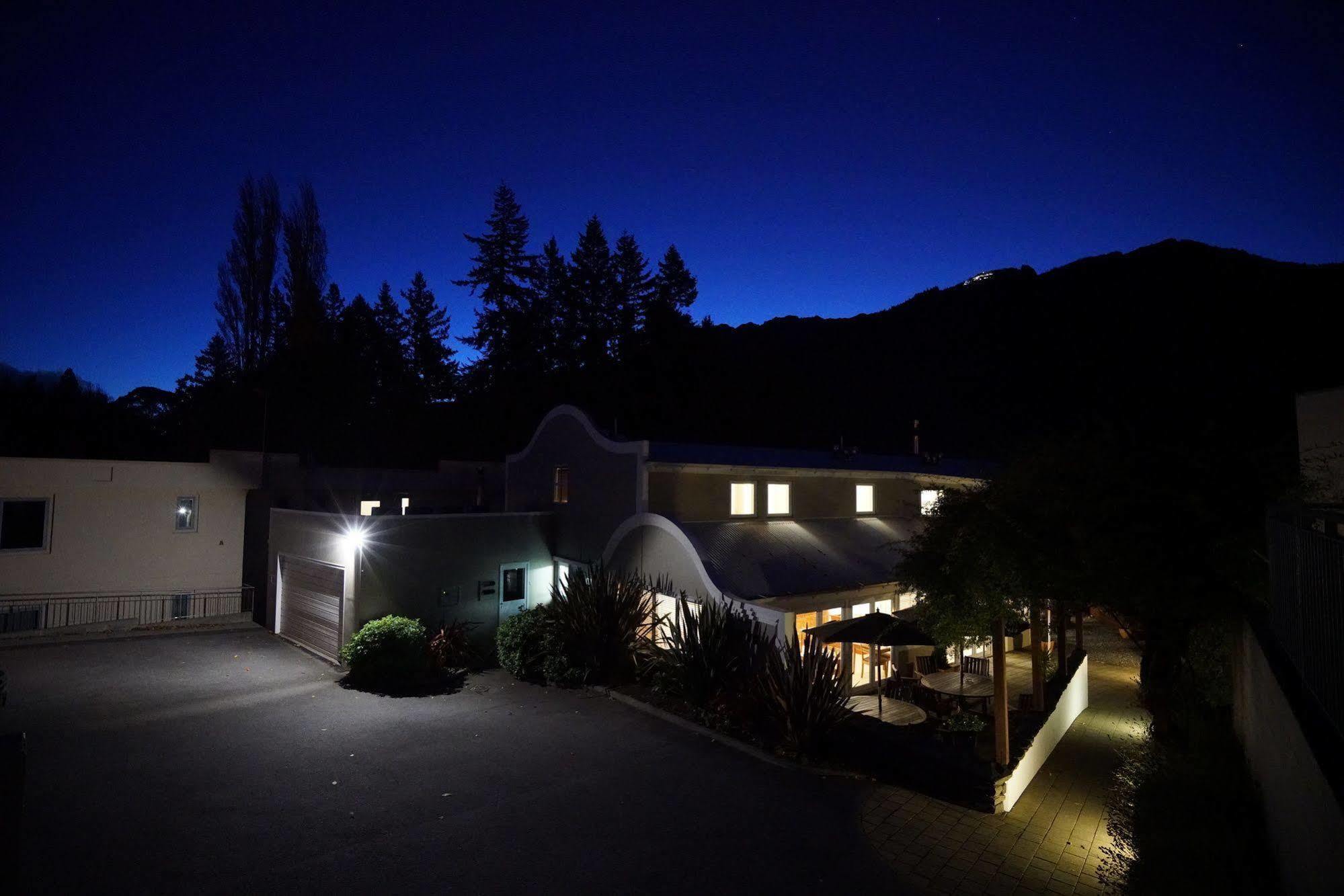 The Central Private Hotel By Naumi Hotels Queenstown Exterior photo
